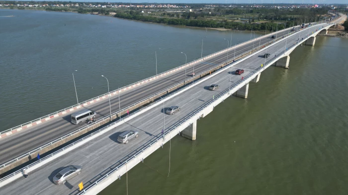 Thông xe gói thầu mở rộng cầu Gianh, cầu Quán Hàu