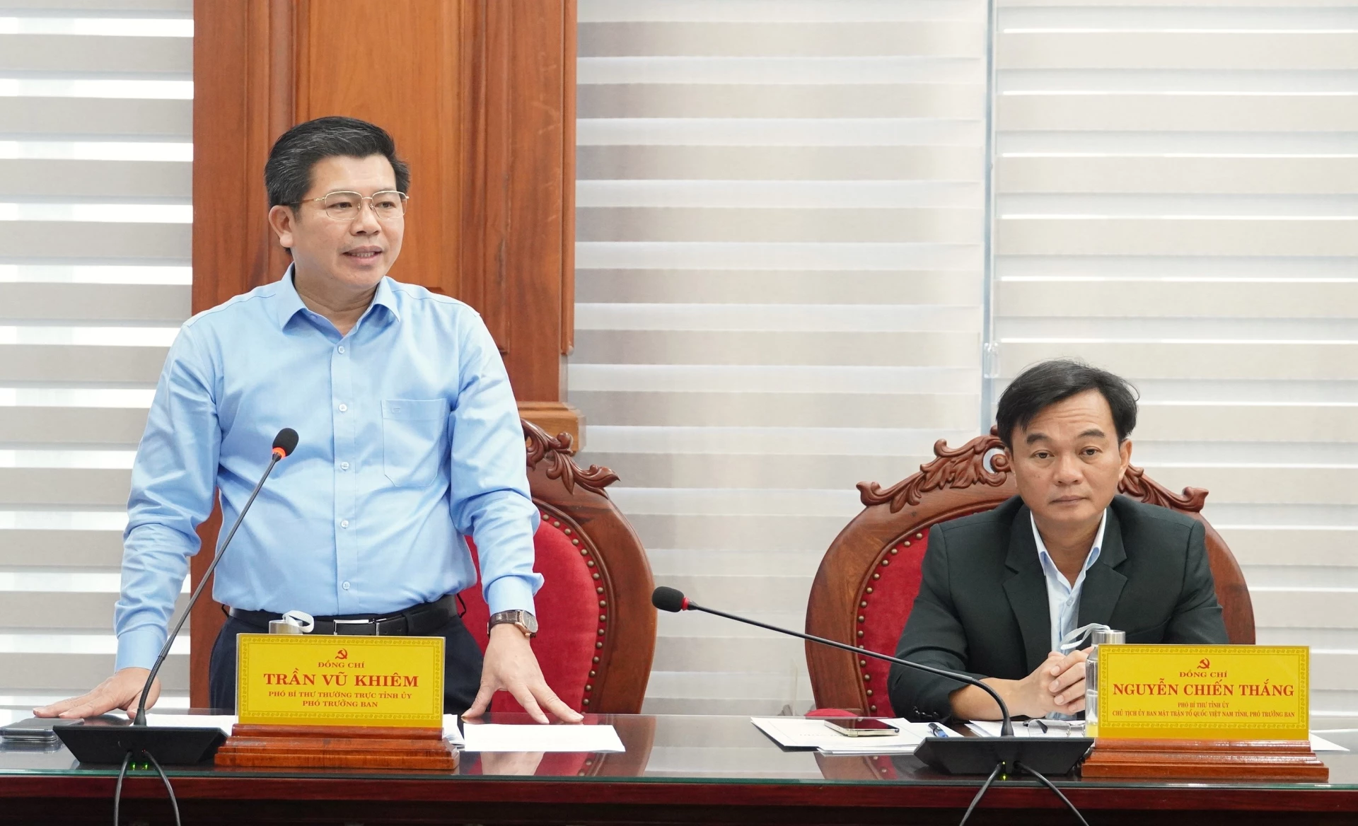 Đồng chí Trần Vũ Khiêm, Phó Bí thư Thường trực Tỉnh ủy, Phó trưởng BCĐ phát biểu tại cuộc họp - Ảnh: QV