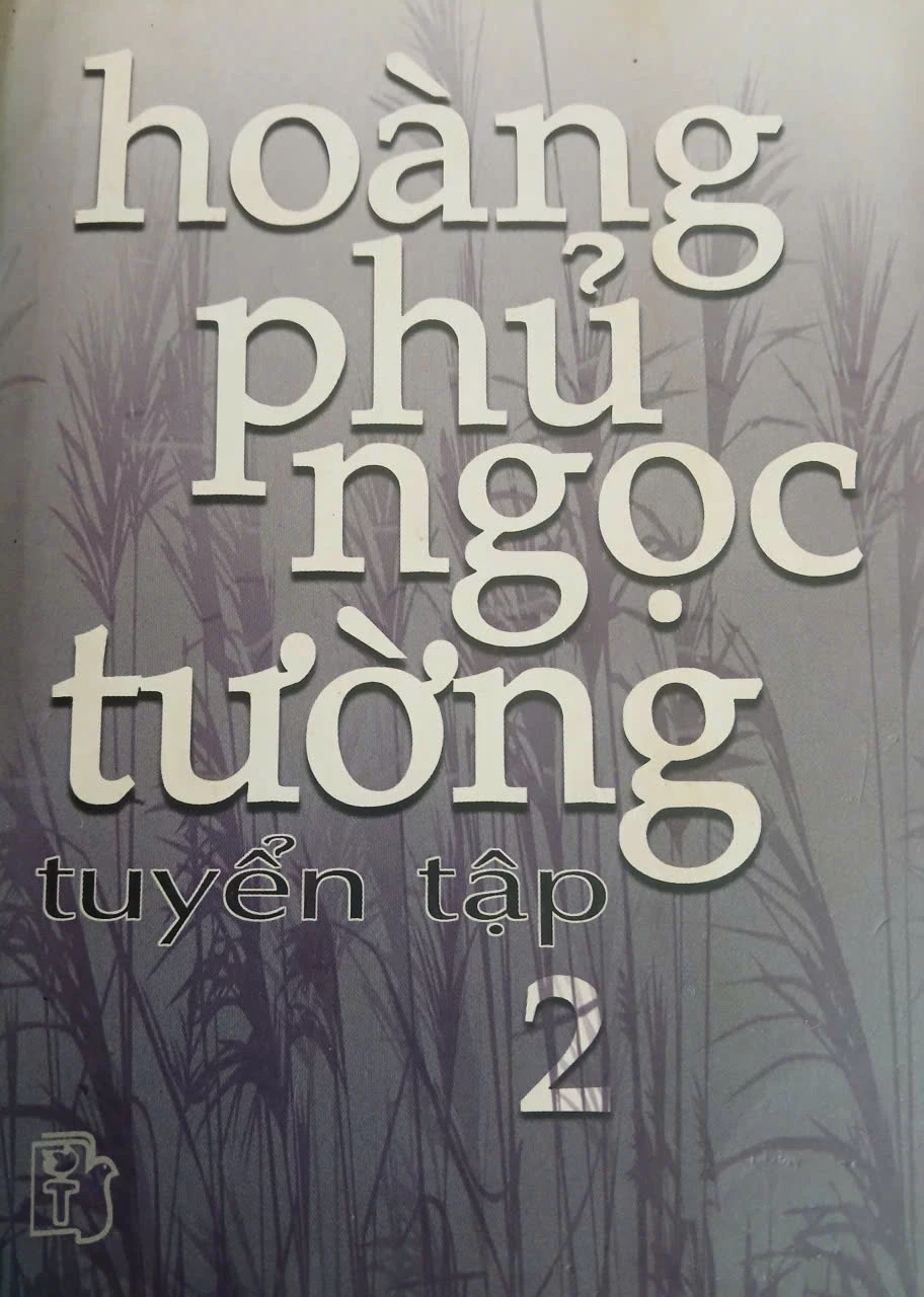 Một tuyển tập của nhà văn Hoàng Phủ Ngọc Tường - Ảnh: P.X.D