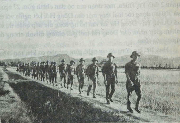 Thanh niên Đồng Hới lên đường nhập ngũ năm 1973-Ảnh: Tư liệu