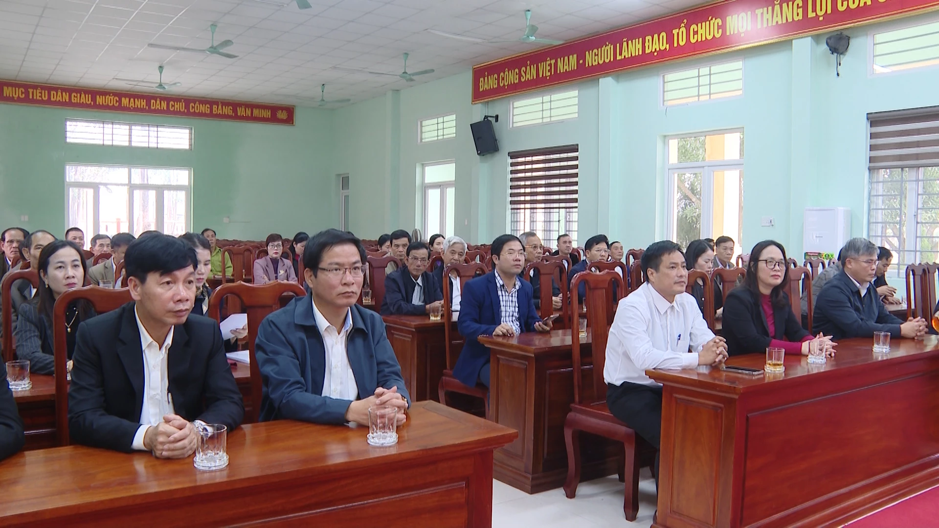 Các đại biểu tham dự lễ tiếp nhận - Ảnh: Đ.A