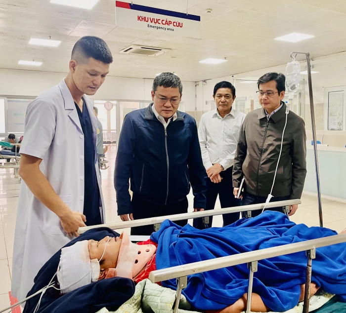 Lãnh đạo tỉnh thăm các nạn nhân vụ tai nạn giao thông trên tuyến cao tốc Bắc - Nam