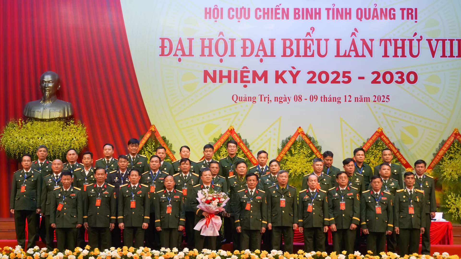 Ban Chấp hành Hội CCB tỉnh Quảng Trị, nhiệm kỳ 2025-2030 ra mắt, nhận nhiệm vụ - Ảnh: N.H