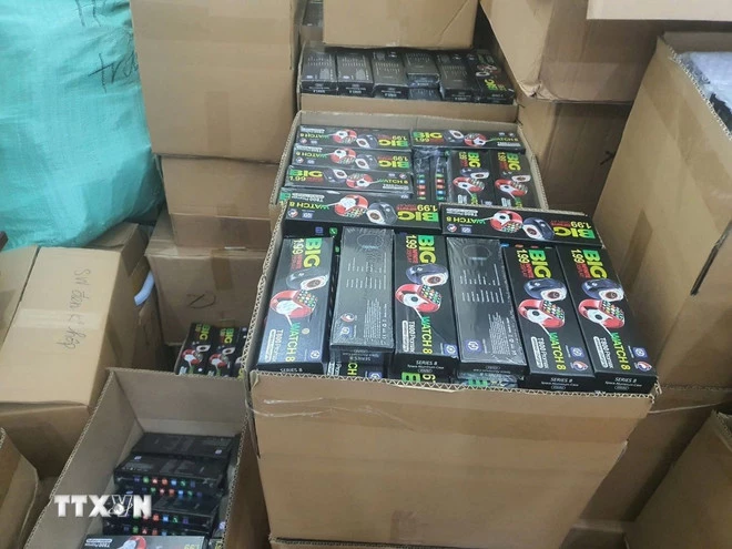 Tang vật buôn lậu bị lực lượng chức năng thu giữ. (Ảnh:TTXVN phát)