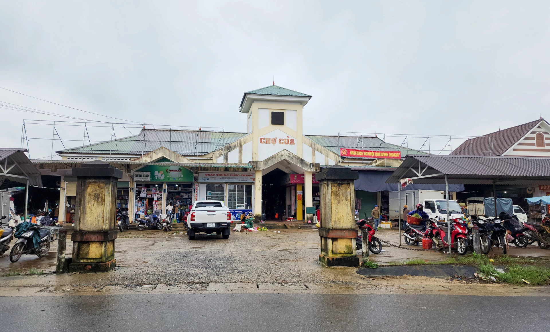 Chợ Của - Ảnh: T.LONG