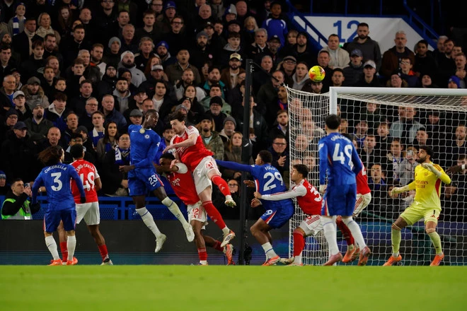 Chalobah ghi bàn cho Chelsea, trong khi bàn thắng của Arsenal thuộc về Merino.