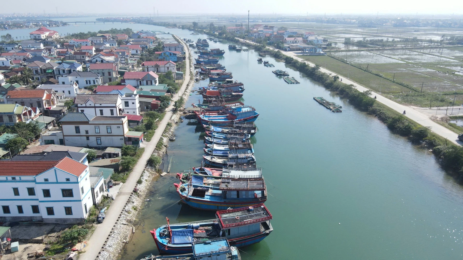 Tàu cá của ngư dân Cồn Sẻ cập bến- Ảnh: P.P