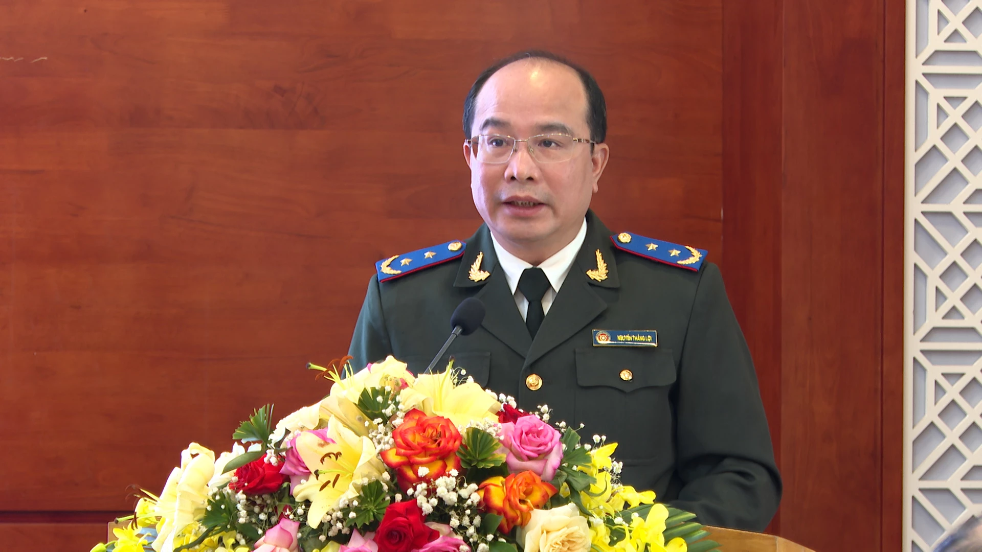 Đồng chí Cục trưởng Cục Quản lý Thi hành án dân sự Nguyễn Thắng Lợi phát biểu chỉ đạo tại hội nghị - Ảnh: K.H