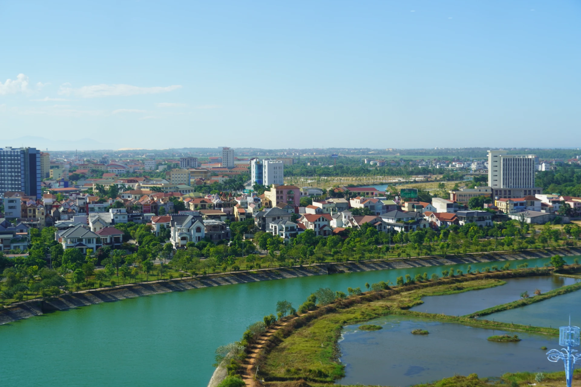 Một góc Đồng Hới - Ảnh: Nh.V