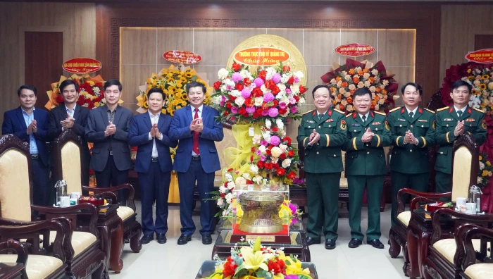 Lãnh đạo tỉnh thăm, chúc mừng Bộ CHQS tỉnh nhân Ngày thành lập Quân đội nhân dân Việt Nam