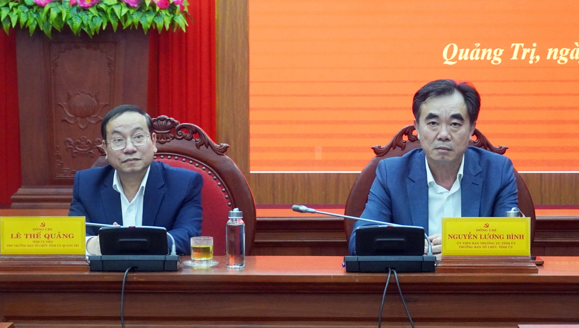 Các đồng chí lãnh đạo Ban Tổ chức Tỉnh ủy chủ trì hội nghị - Ảnh: N.M