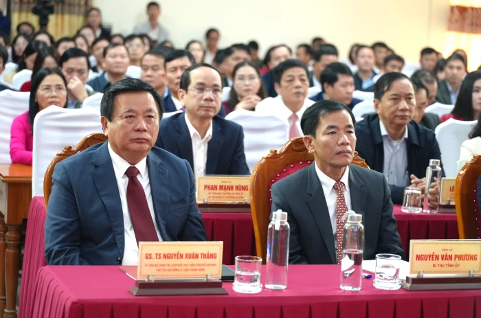 Trường Chính trị Lê Duẩn vinh dự đón bằng công nhận đạt chuẩn mức 1