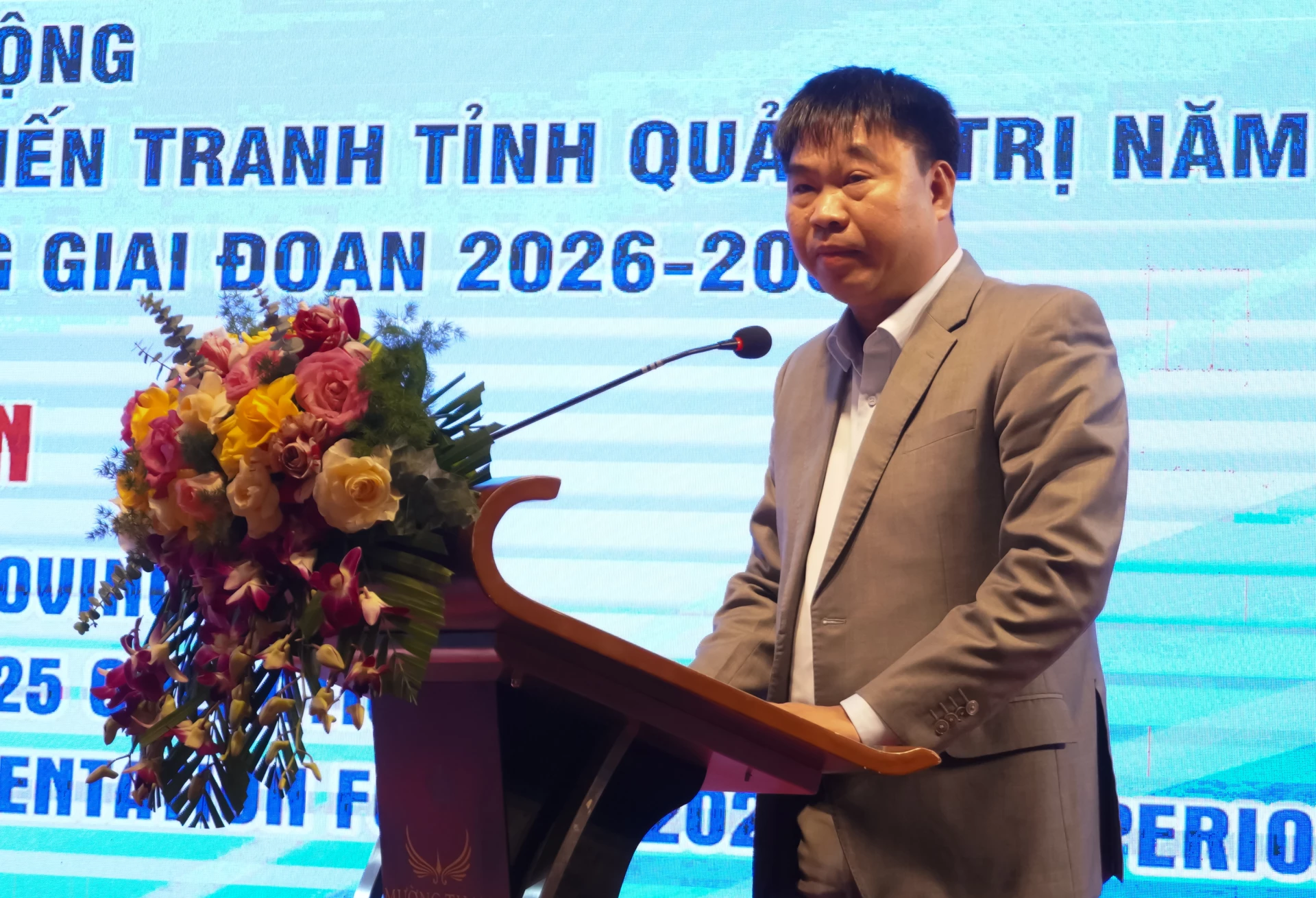 Đại diện Trung tâm hành động bom mìn quốc gia Việt Nam phát biểu tại hội nghị - Ảnh: N.H

