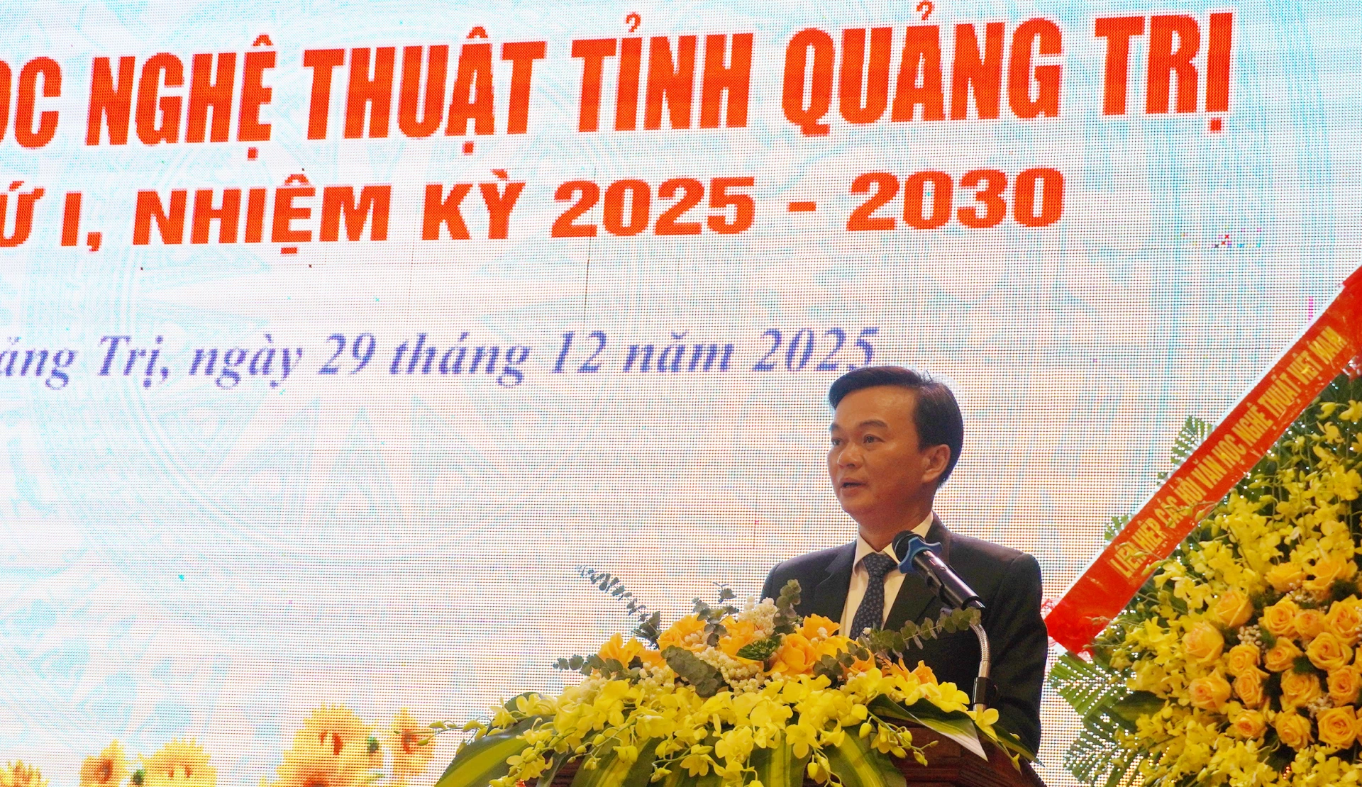 Đồng chí Nguyễn Chiến Thắng, Phó Bí thư Tỉnh ủy, Chủ tịch Ủy ban MTTQVN tỉnh phát biểu chỉ đạo đại hội - Ảnh: X.P

