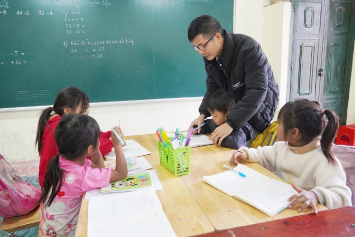 “Cõng chữ” qua Cổng Trời