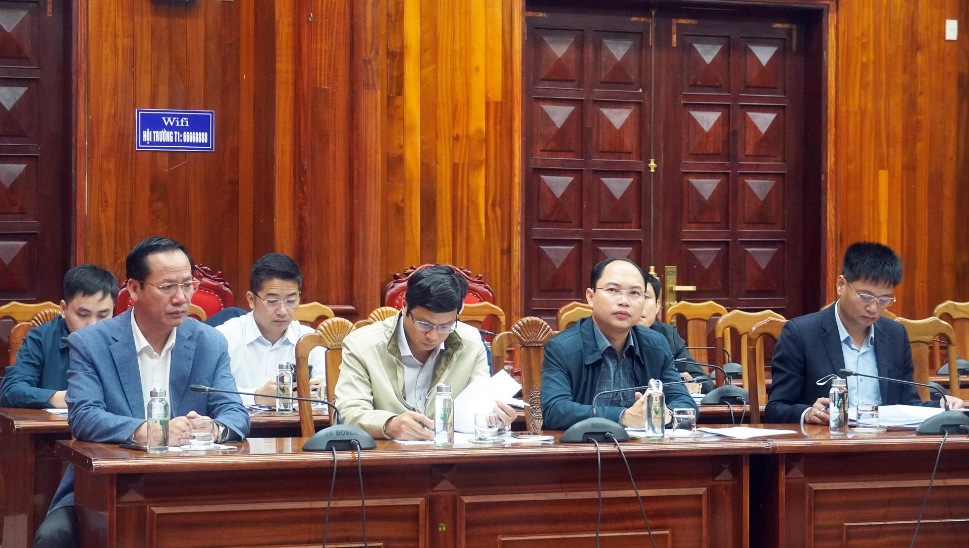 Đại biểu dự phiên họp tại điểm cầu tỉnh Quảng Trị - Ảnh: N.M