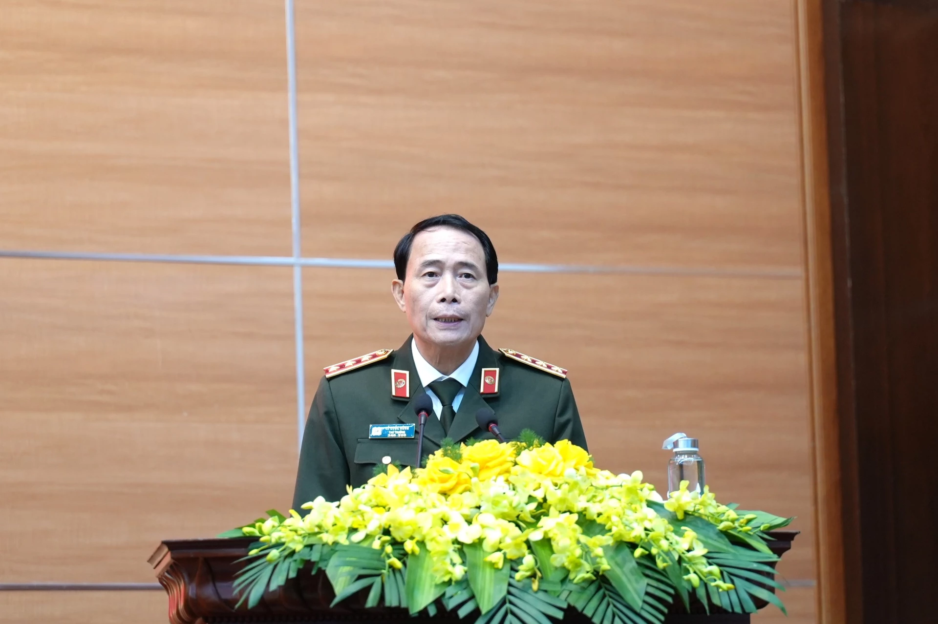 Đồng chí Thượng tướng Lê Quốc Hùng, Thứ trưởng Bộ Công an phát biểu chỉ đạo tại hội nghị - Ảnh: Trung Đức