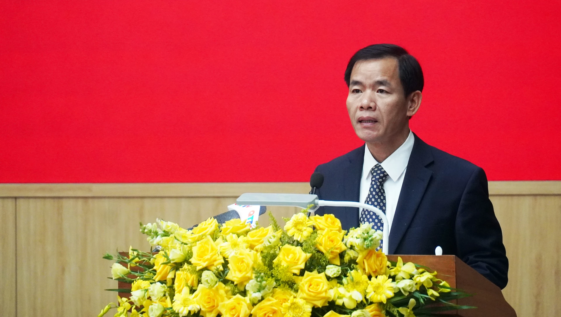 Đồng chí Nguyễn Văn Phương, Bí thư Tỉnh ủy phát biểu chỉ đạo tại kỳ họp - Ảnh: N.M