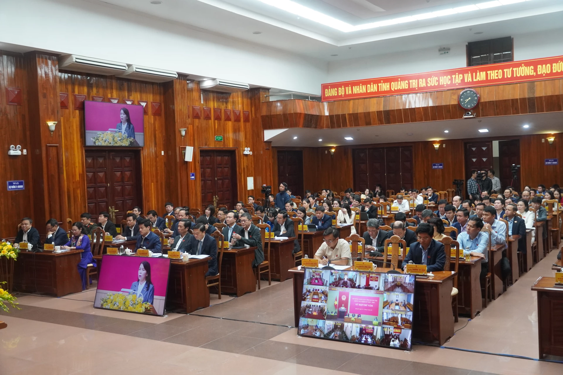 Đại biểu dự kỳ họp - Ảnh: N.M