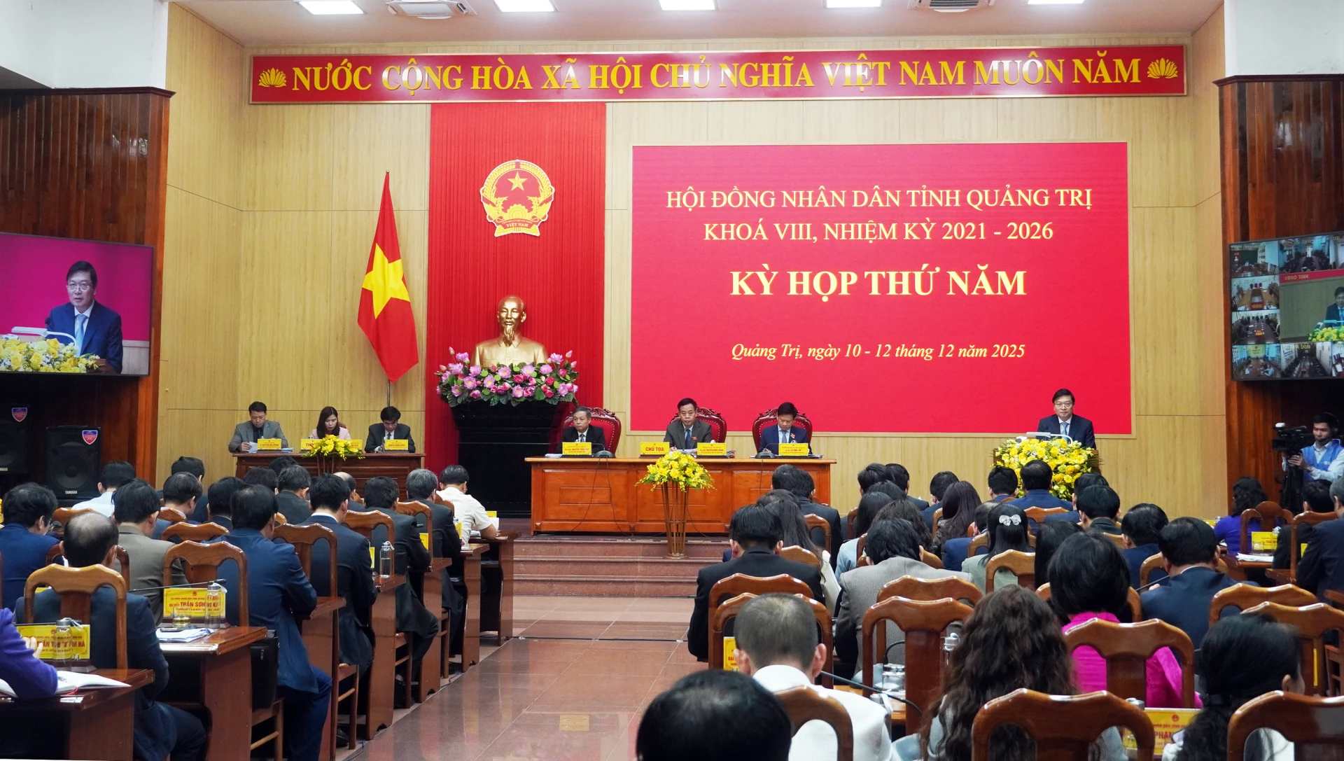 Quang cảnh phiên họp - Ảnh: N.M