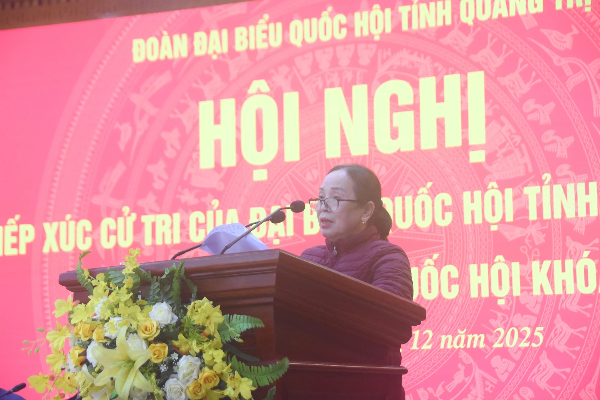 Cử tri phường Đông Hà nêu kiến nghị tại hội nghị - Ảnh: ĐV