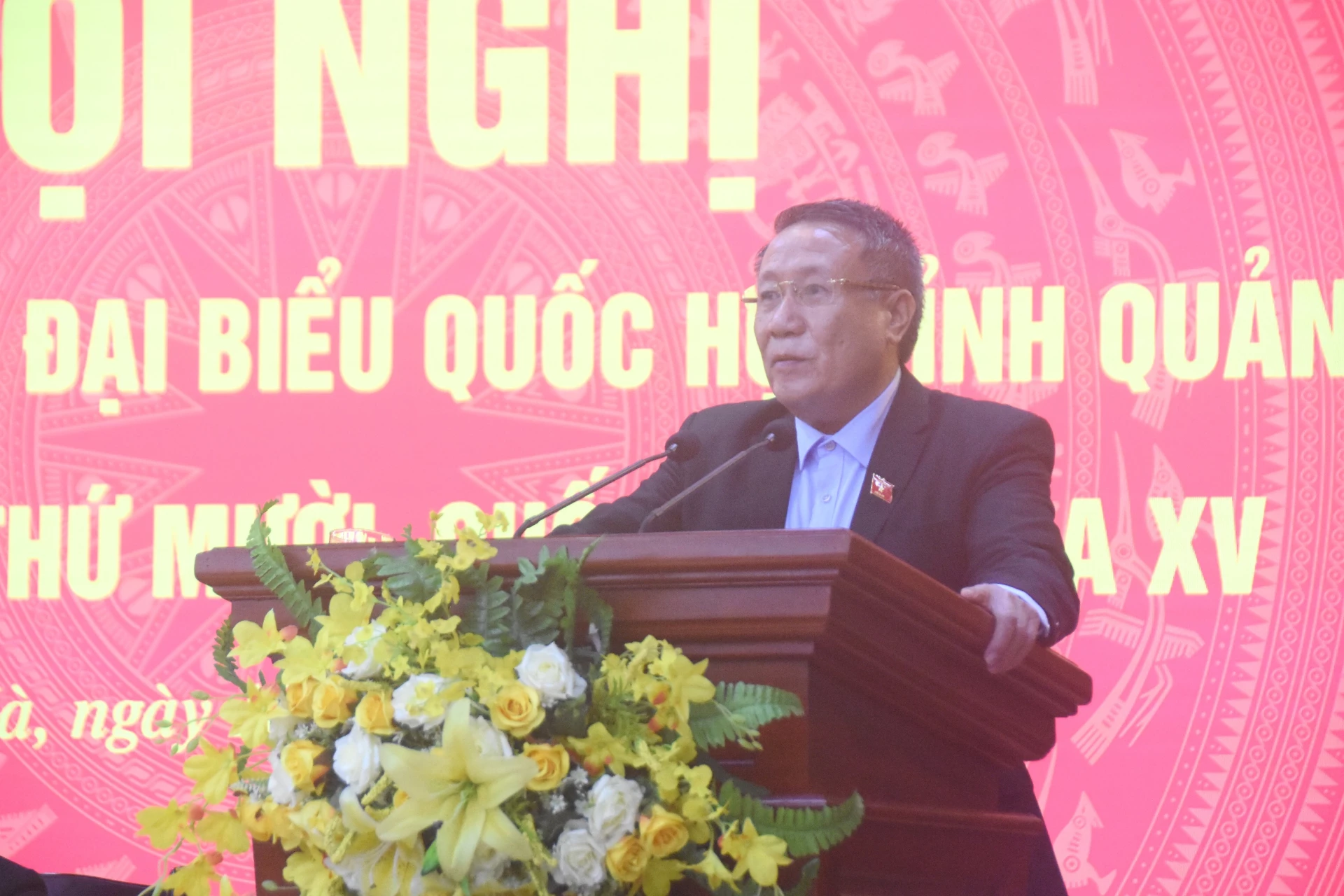 Đại biểu Hà Sỹ Đồng giải đáp một số vấn đề cử tri quan tâm - Ảnh: ĐV