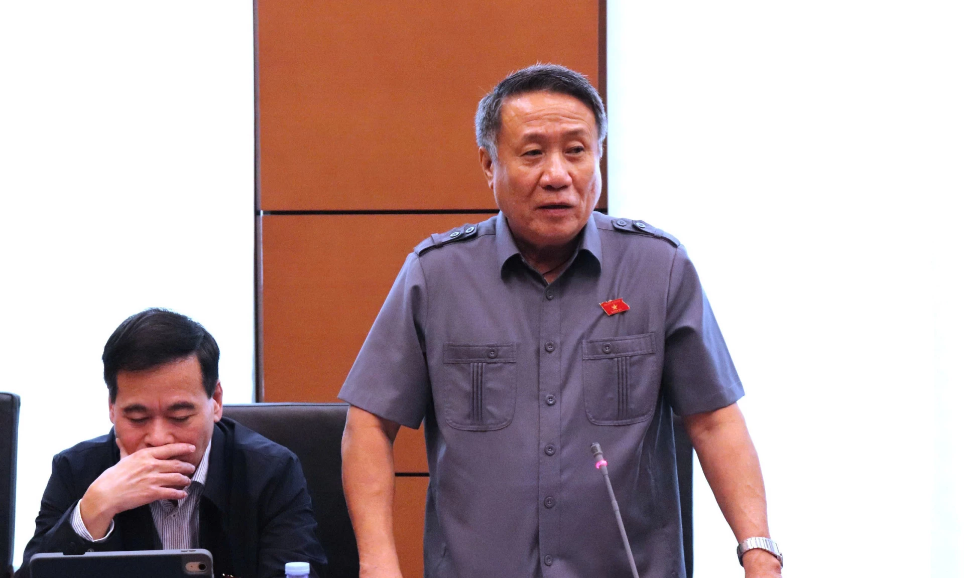 Đại biểu Hà Sỹ Đồng phát biểu tại tổ - Ảnh TT