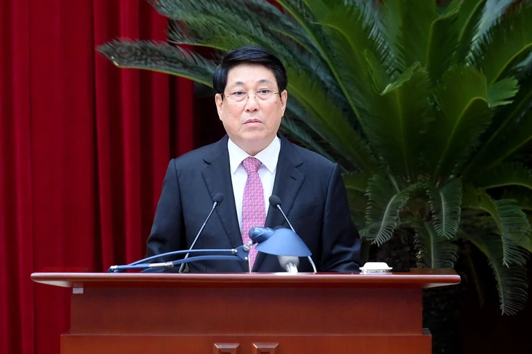 Chủ tịch nước Lương Cường điều hành phiên khai mạc Hội nghị. (Ảnh ĐĂNG KHOA)