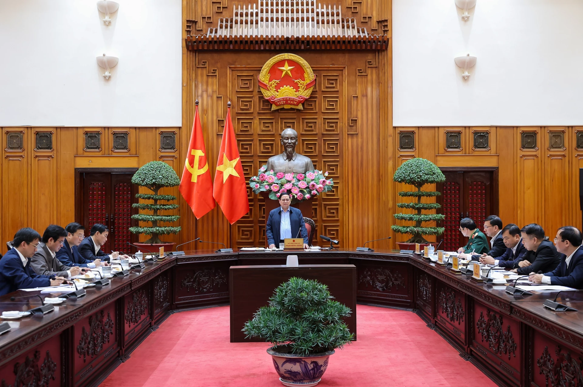 Thủ tướng Phạm Minh Chính làm việc với các bộ, ngành và tỉnh Quảng Trị về tình hình thiệt hại, kết quả khắc phục hậu quả bão lũ vừa qua - Ảnh: VGP/Nhật Bắc