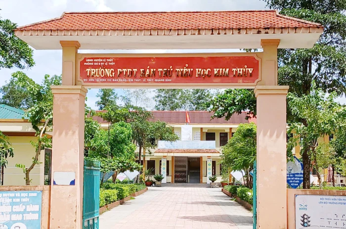 Xã Kim Ngân: Cách chức hiệu trưởng và phó hiệu trưởng nhà trường