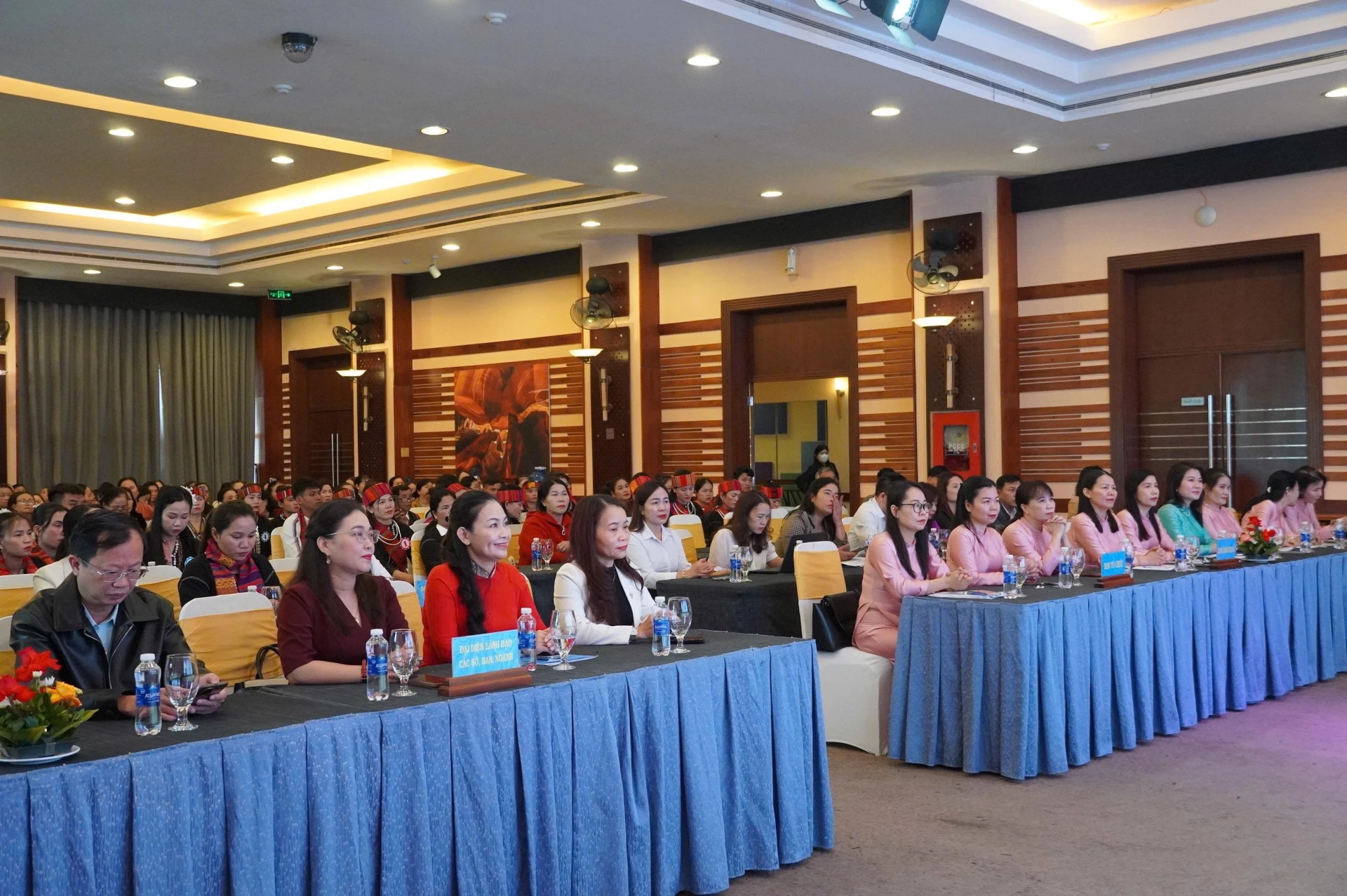 Các đại biểu dự hội thi. Ảnh: B.N