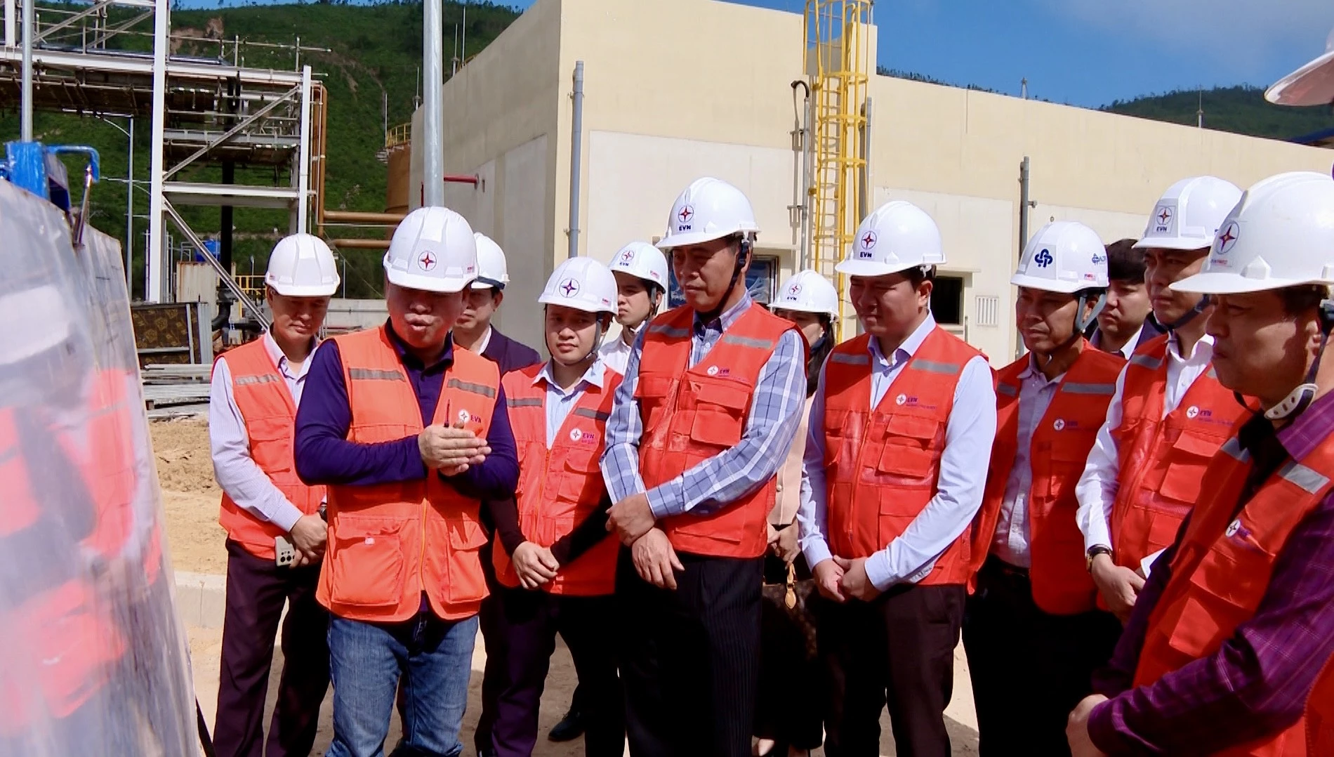 Đoàn công tác HĐND tỉnh khảo sát, làm việc tại xã Phú Trạch và Khu Kinh tế Hòn La