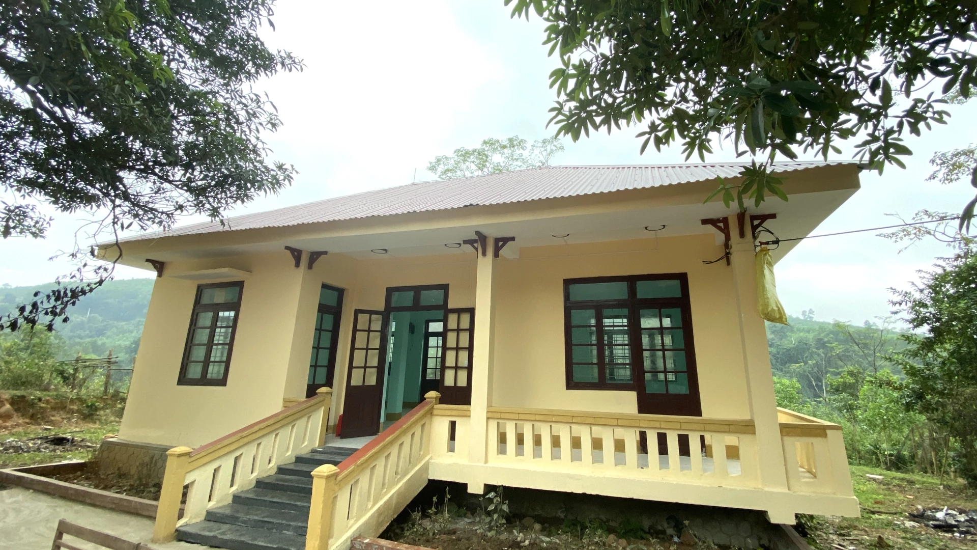 Nhà sinh hoạt cộng đồng bản Chăm Pu - Ảnh: H.N