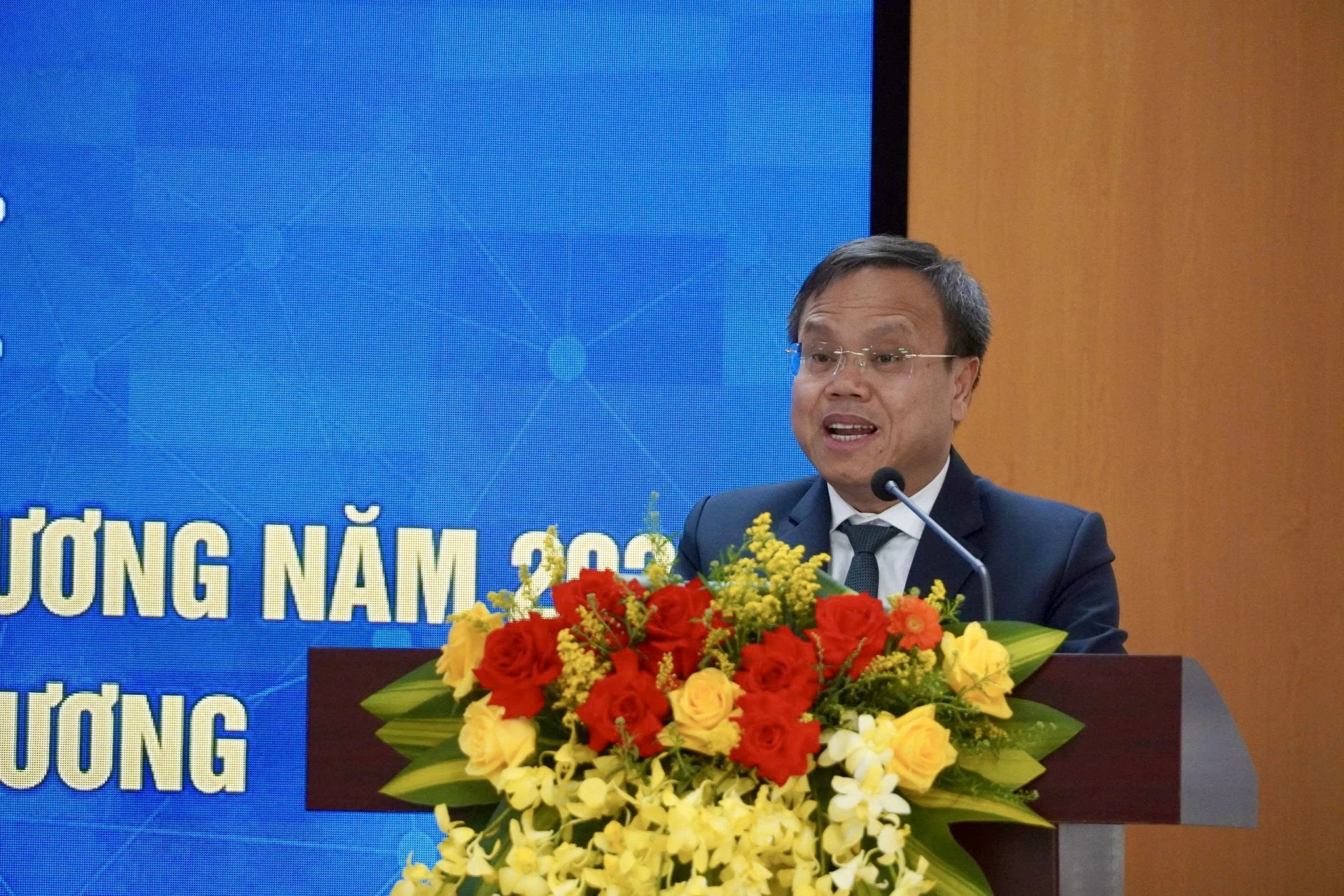 Đồng chí Lê Đức Tiến, Phó Chủ tịch UBND tỉnh phát biểu chỉ đạo hội nghị - Ảnh: H.N