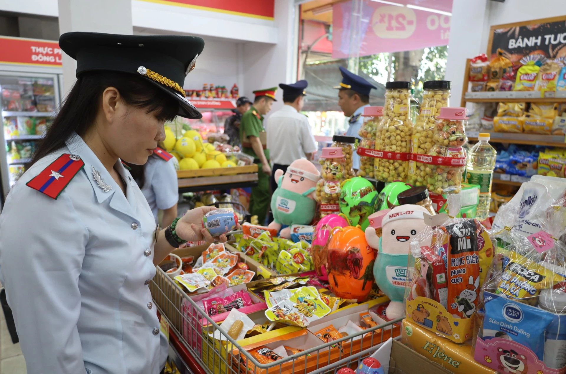 Doanh thu từ dịch vụ ăn uống tăng trên 14%, đóng góp đáng kể vào tăng trưởng chung của toàn ngành dịch vụ - Ảnh: H.C