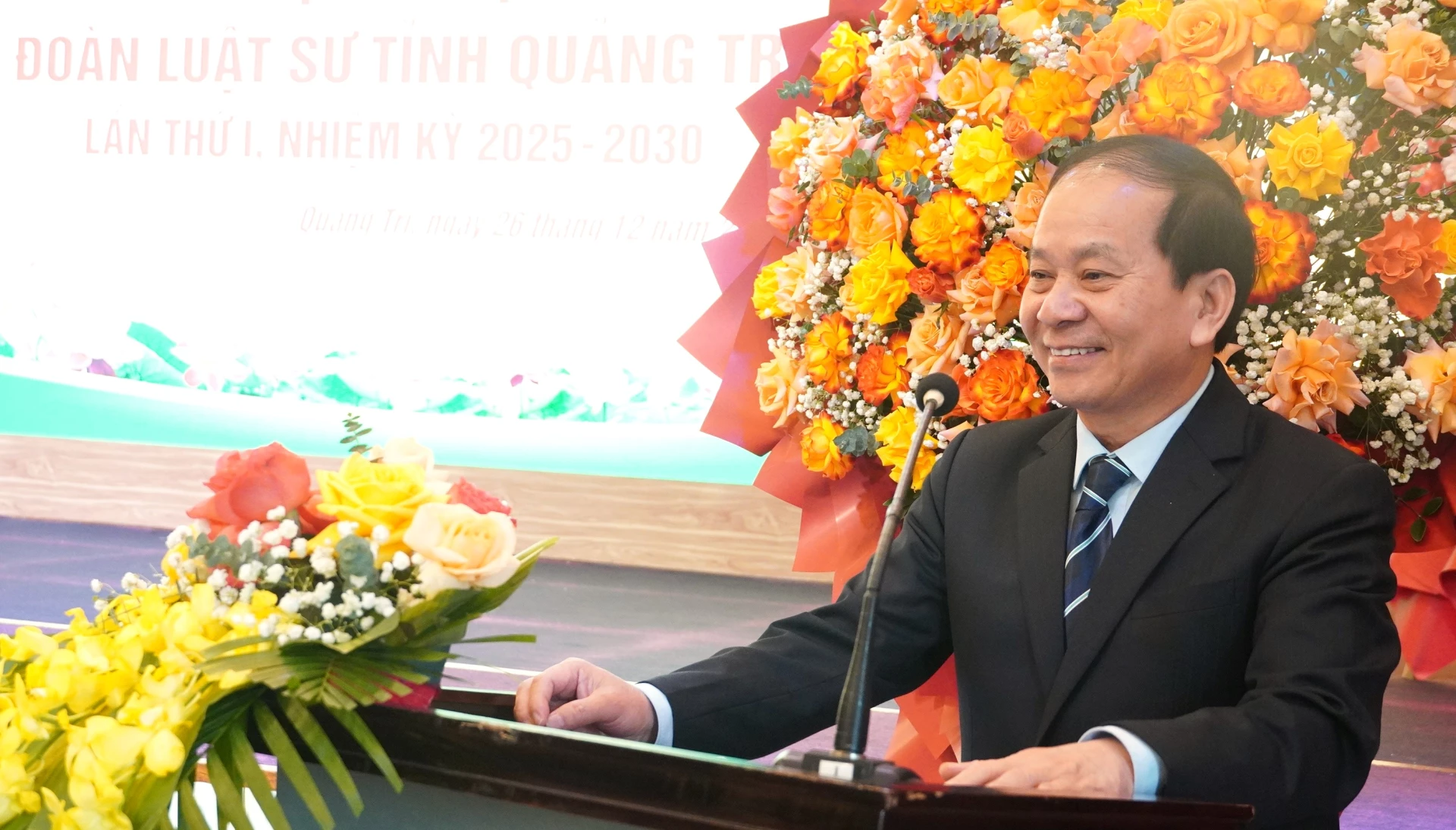 Lãnh đạo Liên đoàn Luật sư Việt Nam phát biểu tại Đại hội - Ảnh: QV