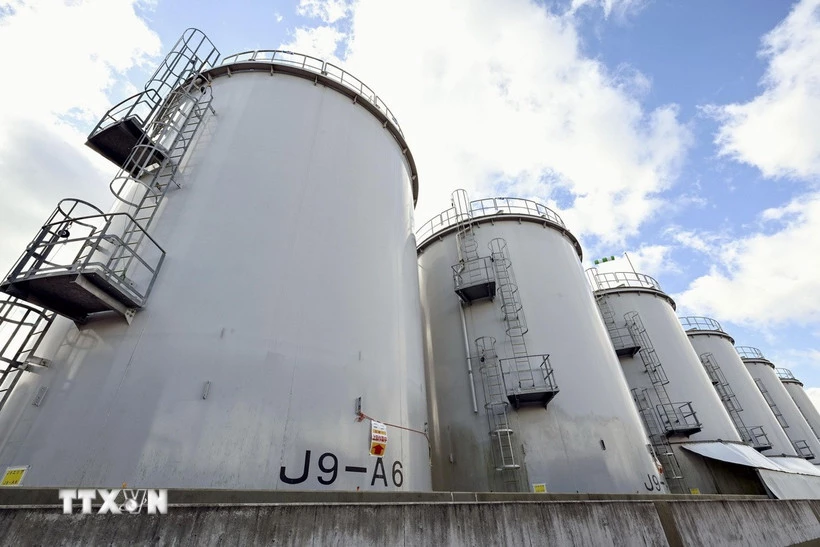 Các bể chứa nước thải tại nhà máy Điện hạt nhân Fukushima Daiichi ở tỉnh Fukushima, Nhật Bản. (Nguồn: Kyodo/TTXVN)