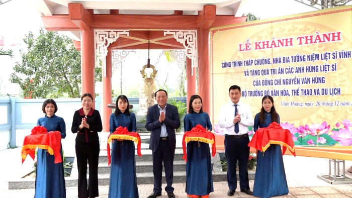 Khánh thành công trình tháp chuông, nhà bia tưởng niệm liệt sĩ Vĩnh Trung