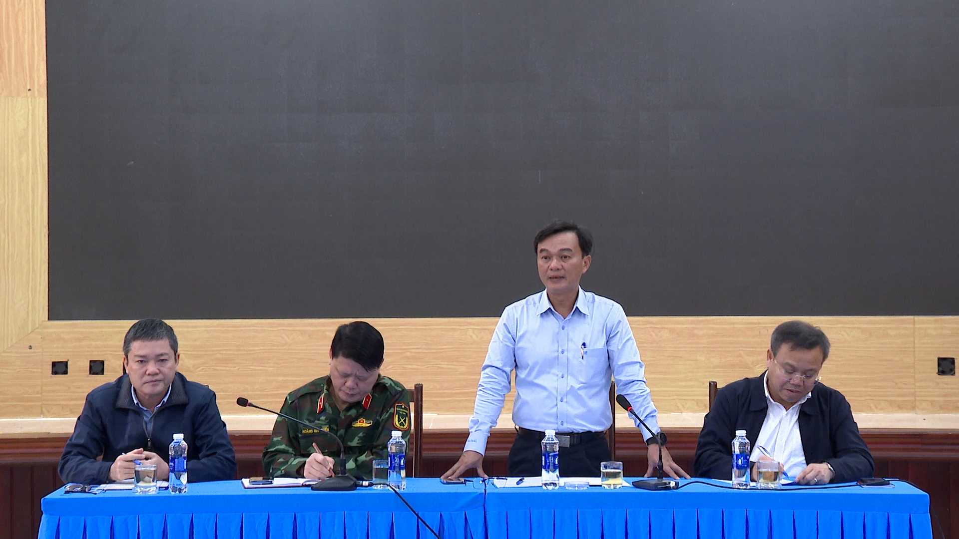 Đồng chí Nguyễn Chiến Thắng, Phó Bí thư Tỉnh uỷ, Chủ tịch UBMTTQVN tỉnh kết luận tại buổi làm việc - Ảnh Phước Đạt