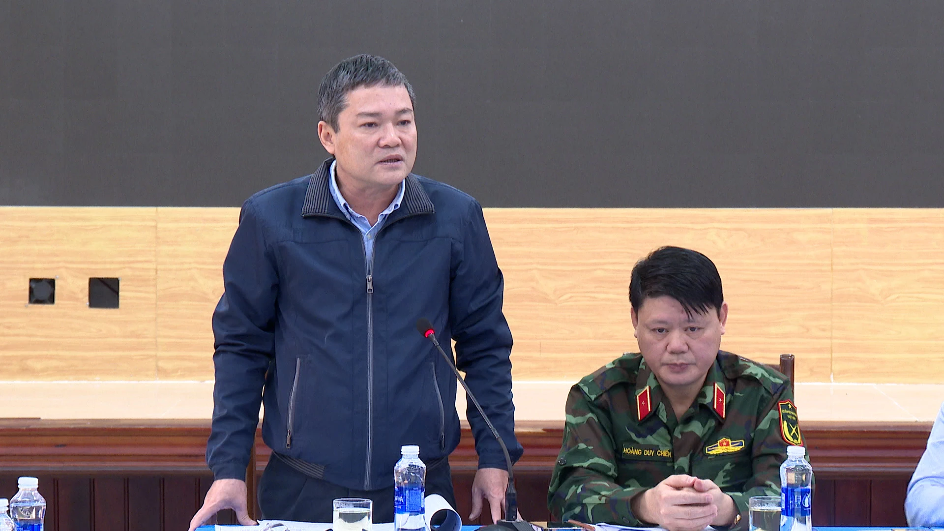 Đồng chí Phan Phong Phú, Phó Chủ tịch UBND tỉnh thống nhất các phương án tại buổi làm việc