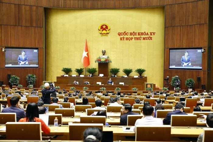 Ngày 10/12, Quốc hội biểu quyết thông qua 35 Luật và Nghị quyết