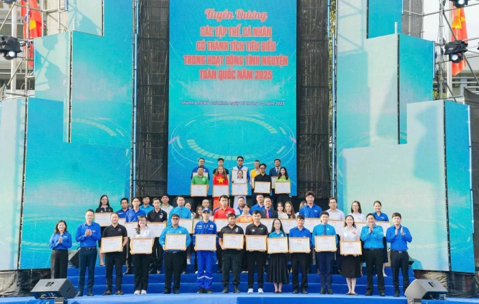 Một thập kỷ dẫn lối học sinh Quảng Trị