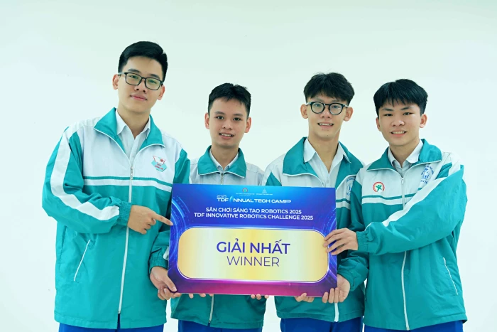 Chinh phục Robotics 2025