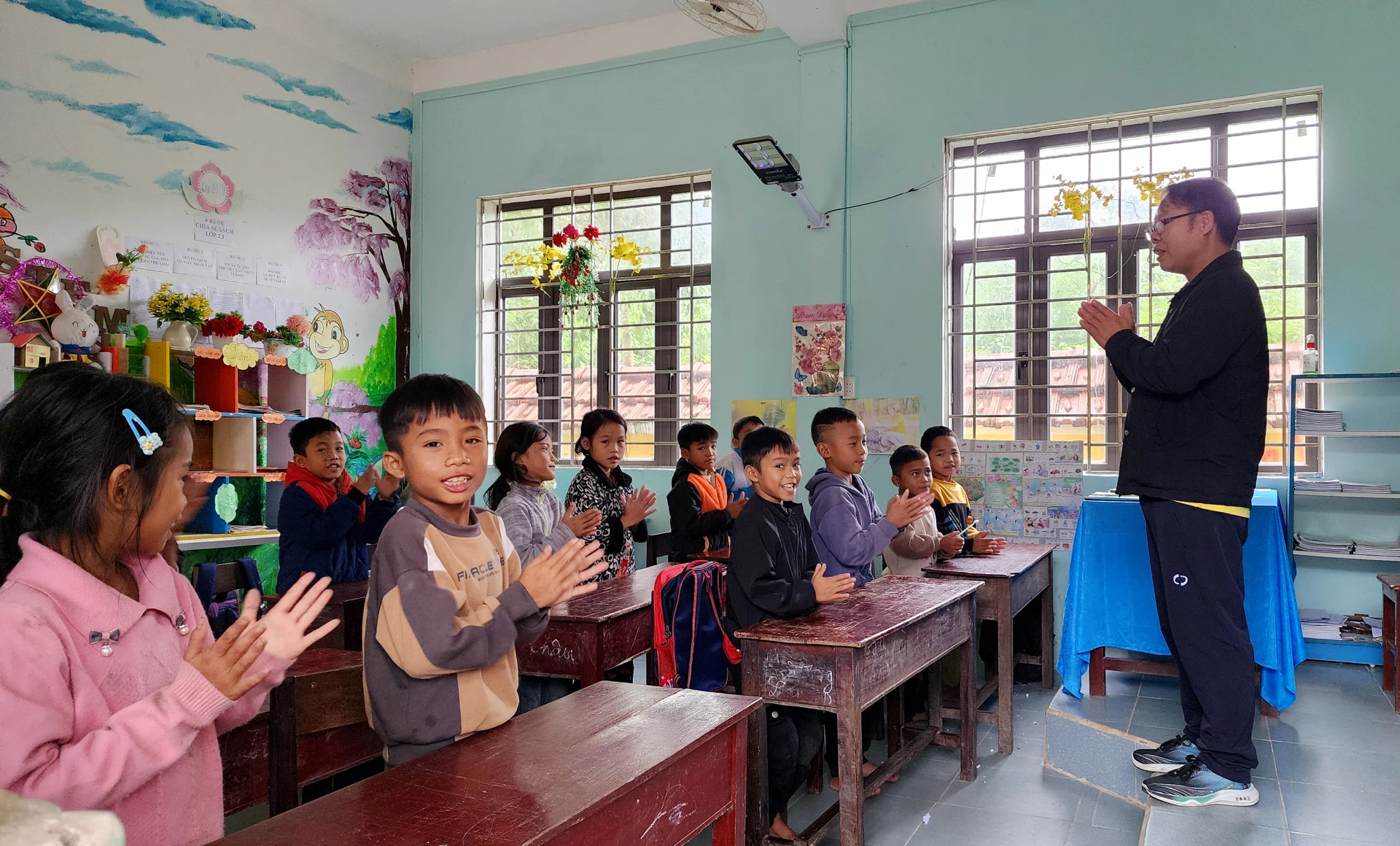 Một lớp học ở bản Rào Con - Ảnh: T.Long