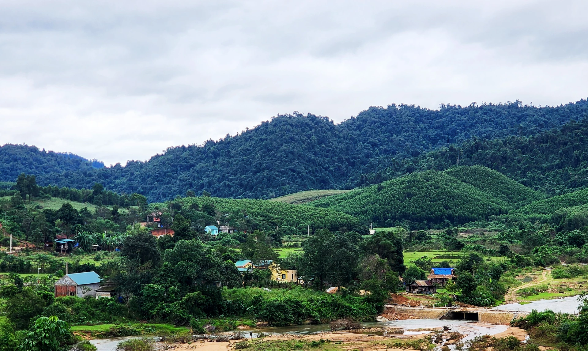 Một góc bản Rào Con-Ảnh: T.Long