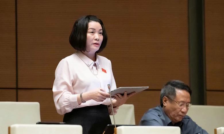 Đại biểu Nguyễn Minh Tâm phát biểu tại hội trường - Ảnh T