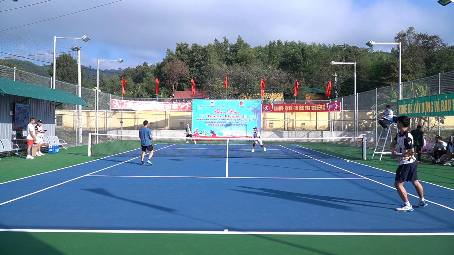 Các vận động viên thi đấu ở vận bộ môn Tennis - Ảnh: Nhật Minh