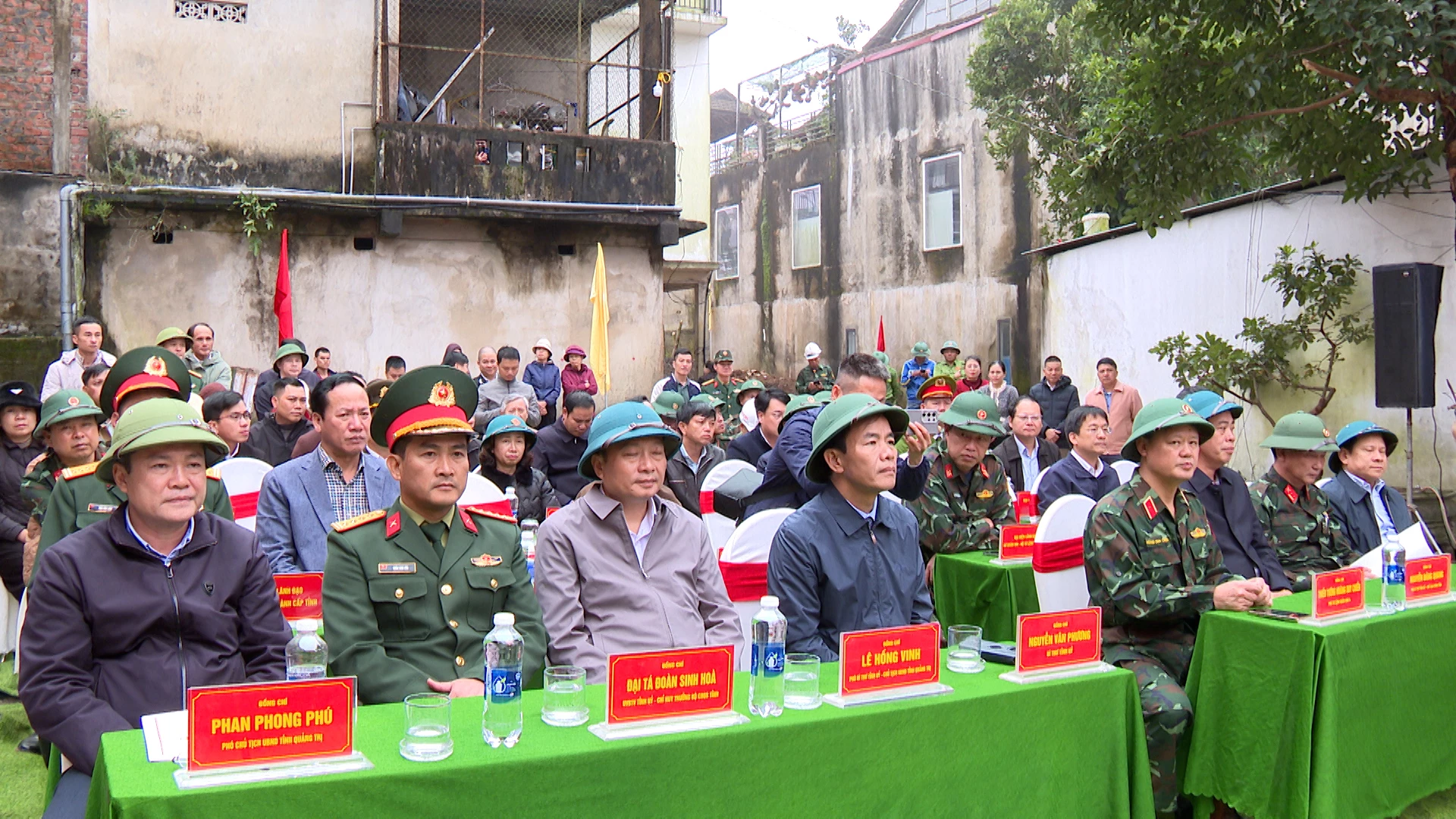 Đông đảo Đại biểu và nhân dân địa phương đến dự buổi lễ - Ảnh Phước Đạt