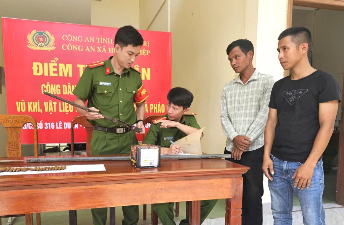 Nhiều cách làm hiệu quả trong thu gom vũ khí, vật liệu nổ