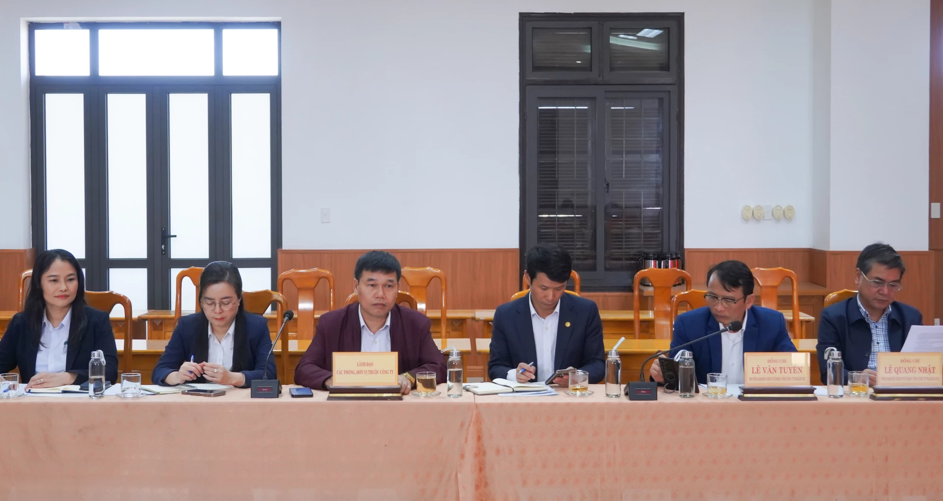 Các thành viên Sepon Group tham dự buổi làm việc - Ảnh: N.H